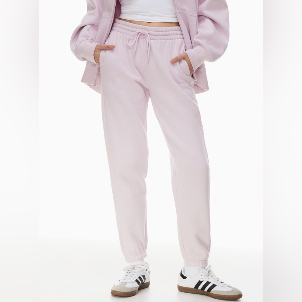 Aritzia Sweatfleece Mega Fit Joggers – Sugarplum Lilac – M